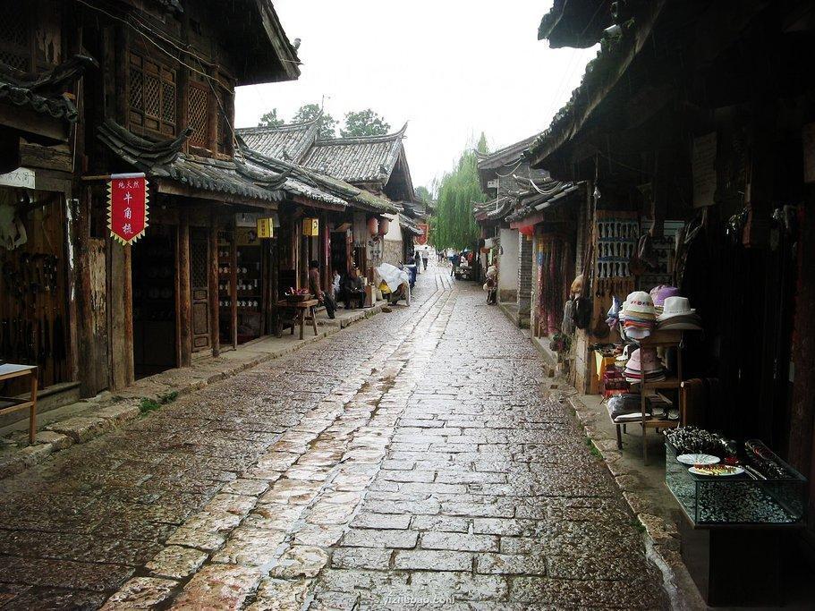 逃离荒废的戏院